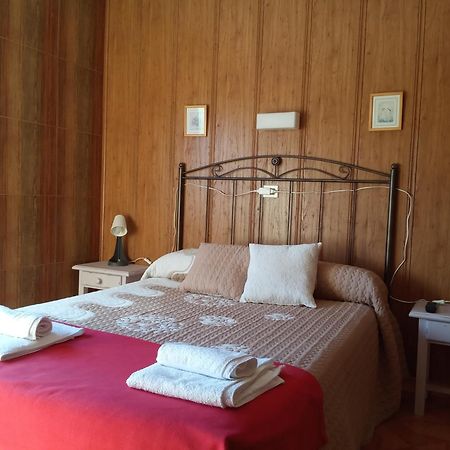 Hostal La Collada De Aralla Aralla de Luna Bagian luar foto