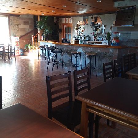 Hostal La Collada De Aralla Aralla de Luna Bagian luar foto