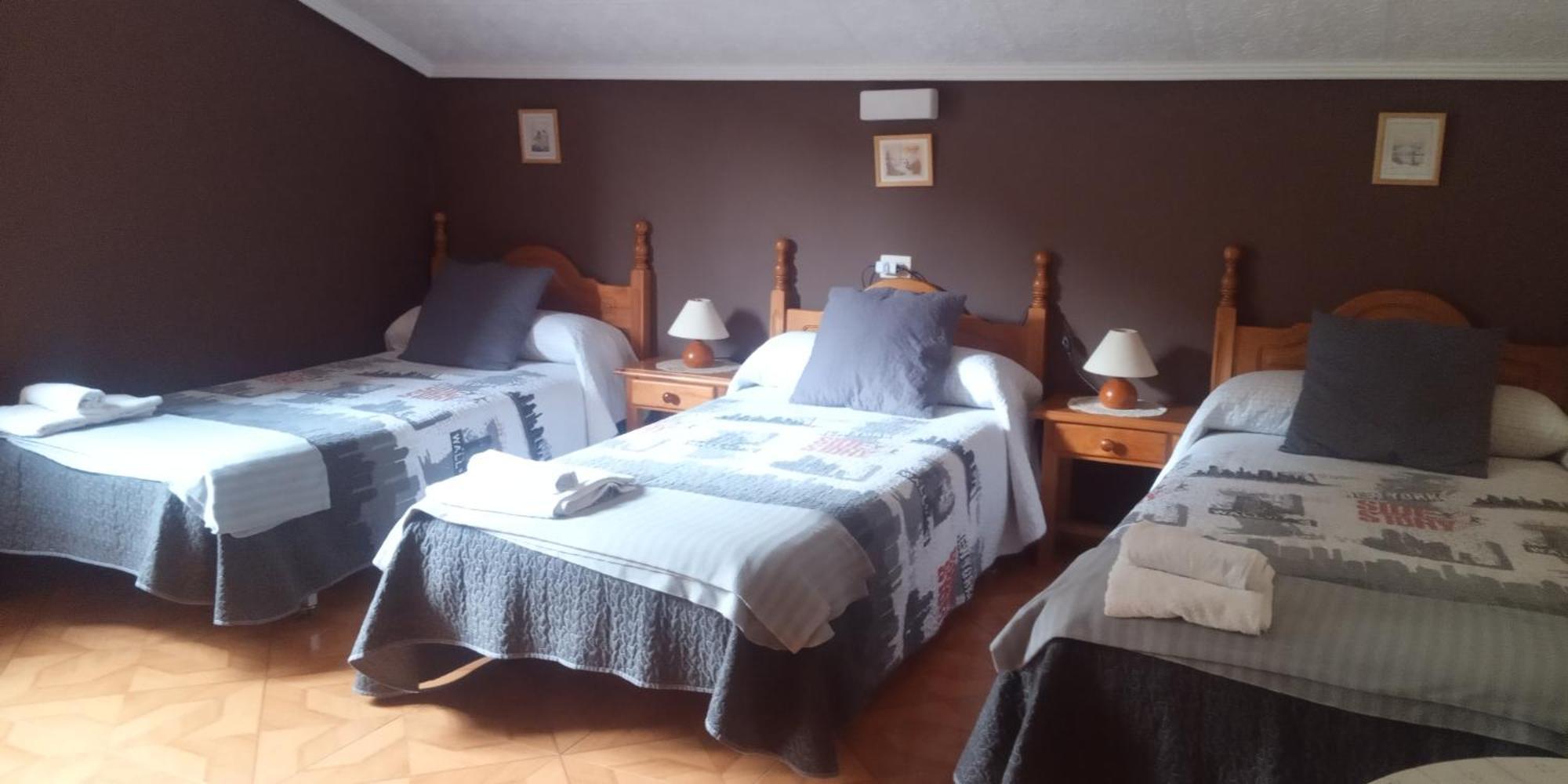 Hostal La Collada De Aralla Aralla de Luna Bagian luar foto