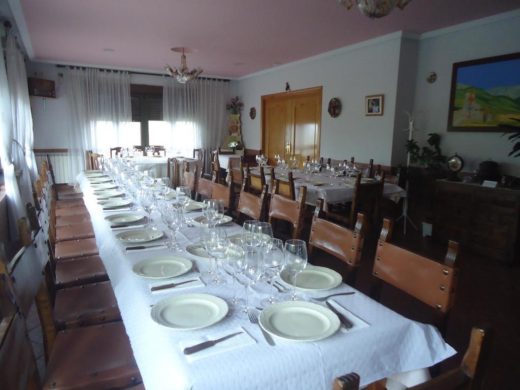 Hostal La Collada De Aralla Aralla de Luna Bagian luar foto